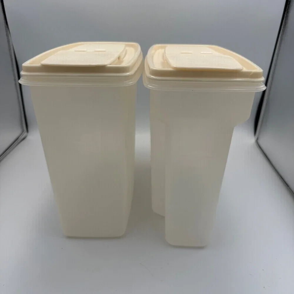 Rubbermaid Servin Saver 21 Cup Cereal Canister Set of 2 Vintage Almond 5.0L 0843